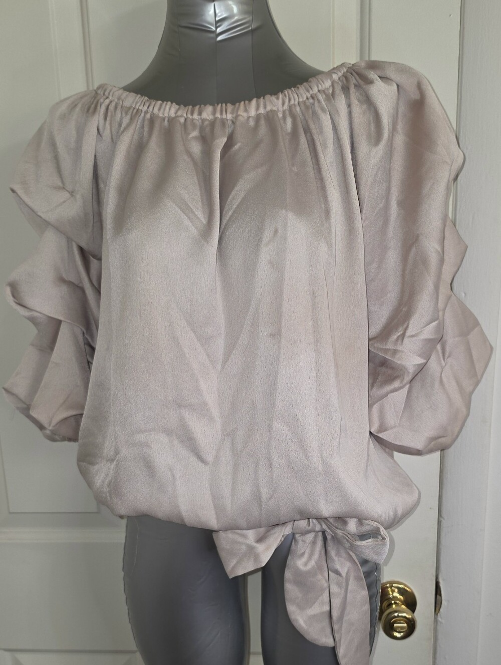 MSK Off-Shoulder Ruffle Sleeve Blouse in Pale Mauve